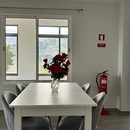 Ninho's Sea View By Sam Daire