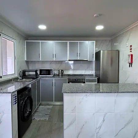 Lägenhet Ninho's Sea View By Sam