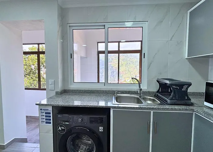 Ninho's Sea View By Sam Apartman